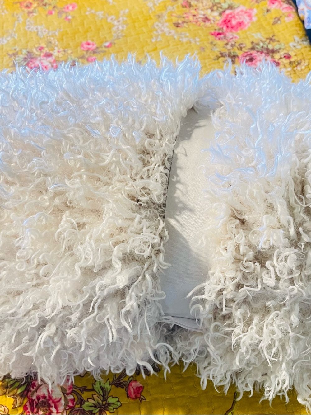 Cozy White Faux Shearling Throw blanket - Neutral Home Bedding